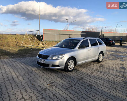 Серый Шкода Октавия, объемом двигателя 1.6 л и пробегом 180 тыс. км за 7350 $, фото 1 на Automoto.ua