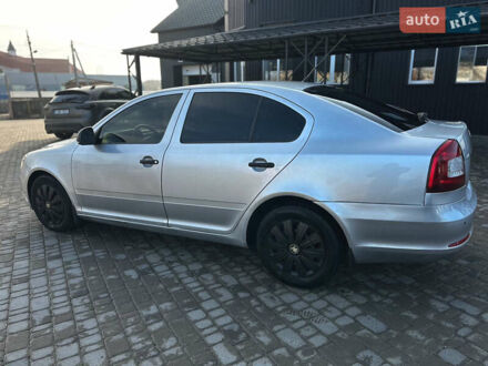 Шкода Октавия 2011 в Белой Церкве на Automoto.ua Серый Шкода Октавия, объемом двигателя 1.6 л и пробегом 263 тыс. км за 6400 $, фото 1 на Automoto.ua