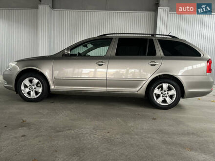 Серый Шкода Октавия, объемом двигателя 1.6 л и пробегом 208 тыс. км за 9150 $, фото 1 на Automoto.ua