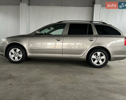 Серый Шкода Октавия, объемом двигателя 1.6 л и пробегом 208 тыс. км за 9150 $, фото 1 на Automoto.ua