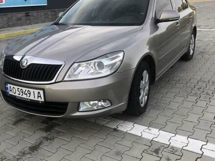 Шкода Октавия 2011 в Ужгороде на Automoto.ua Серый Шкода Октавия, объемом двигателя 1.6 л и пробегом 283 тыс. км за 7900 $, фото 1 на Automoto.ua