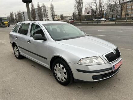 Серый Шкода Октавия, объемом двигателя 1.6 л и пробегом 219 тыс. км за 6900 $, фото 1 на Automoto.ua