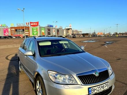 Шкода Октавия 2011 в Одессе на Automoto.ua Серый Шкода Октавия, объемом двигателя 1.6 л и пробегом 240 тыс. км за 7600 $, фото 1 на Automoto.ua