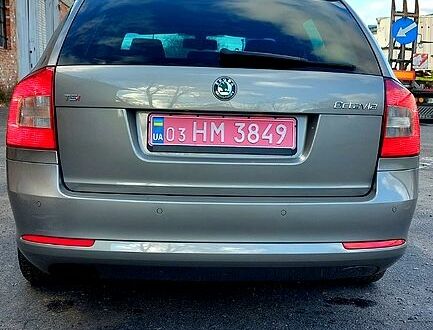 Серый Шкода Октавия, объемом двигателя 1.8 л и пробегом 240 тыс. км за 8500 $, фото 1 на Automoto.ua