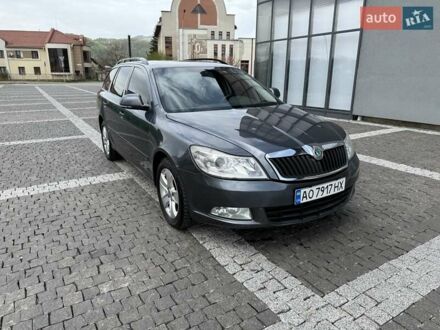 Шкода Октавия 2011 в Хусте на Automoto.ua Серый Шкода Октавия, объемом двигателя 2 л и пробегом 299 тыс. км за 7900 $, фото 1 на Automoto.ua