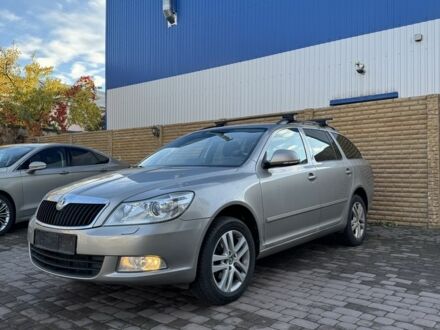 Серый Шкода Октавия, объемом двигателя 1.6 л и пробегом 160 тыс. км за 8800 $, фото 1 на Automoto.ua