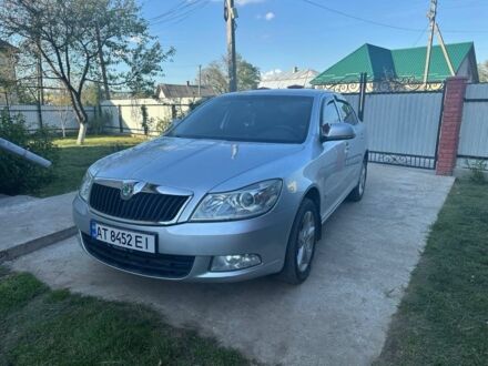 Шкода Октавія 2011 у Рогатине на Automoto.ua Сірий Шкода Октавія, об'ємом двигуна 1.6 л та пробігом 260 тис. км за 7800 $, фото 1 на Automoto.ua