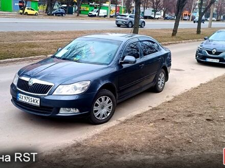 Сірий Шкода Октавія, об'ємом двигуна 1.6 л та пробігом 213 тис. км за 8000 $, фото 1 на Automoto.ua