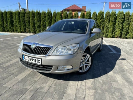 Серый Шкода Октавия, объемом двигателя 1.6 л и пробегом 241 тыс. км за 8200 $, фото 1 на Automoto.ua