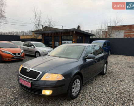 Серый Шкода Октавия, объемом двигателя 1.6 л и пробегом 187 тыс. км за 6800 $, фото 1 на Automoto.ua