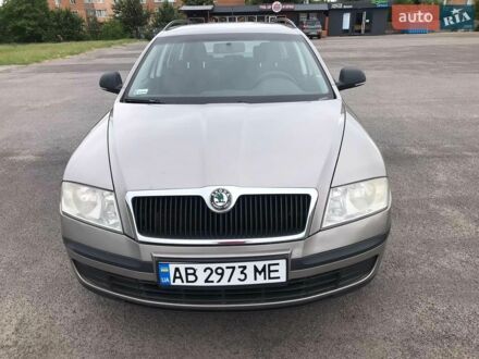 Серый Шкода Октавия, объемом двигателя 1.6 л и пробегом 255 тыс. км за 6500 $, фото 1 на Automoto.ua