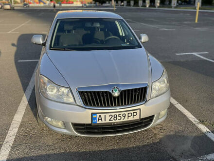 Серый Шкода Октавия, объемом двигателя 1.8 л и пробегом 185 тыс. км за 8000 $, фото 1 на Automoto.ua
