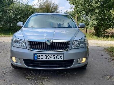 Шкода Октавия 2011 в Тернополе на Automoto.ua Серый Шкода Октавия, объемом двигателя 2 л и пробегом 265 тыс. км за 9200 $, фото 1 на Automoto.ua