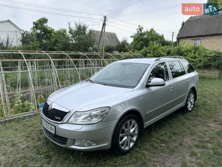Шкода Октавія 2011 у Києві на Automoto.ua Сірий Шкода Октавія, об'ємом двигуна 1.6 л та пробігом 477 тис. км за 8300 $, фото 1 на Automoto.ua