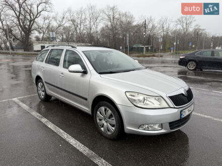 Серый Шкода Октавия, объемом двигателя 1.6 л и пробегом 220 тыс. км за 7300 $, фото 1 на Automoto.ua