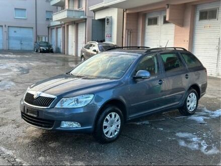 Серый Шкода Октавия, объемом двигателя 1.6 л и пробегом 180 тыс. км за 10000 $, фото 1 на Automoto.ua
