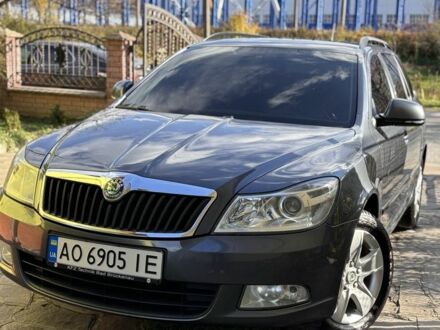 Шкода Октавия 2012 в Ужгороде на Automoto.ua Серый Шкода Октавия, объемом двигателя 1.6 л и пробегом 286 тыс. км за 8350 $, фото 1 на Automoto.ua