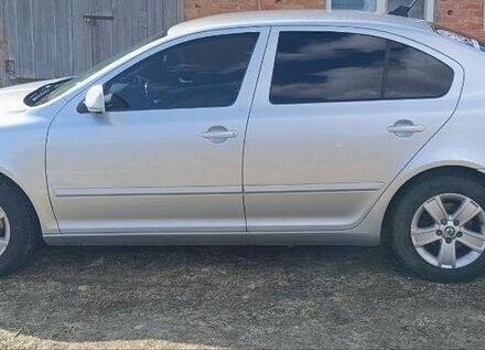 Сірий Шкода Октавія, об'ємом двигуна 1.8 л та пробігом 245 тис. км за 7800 $, фото 1 на Automoto.ua