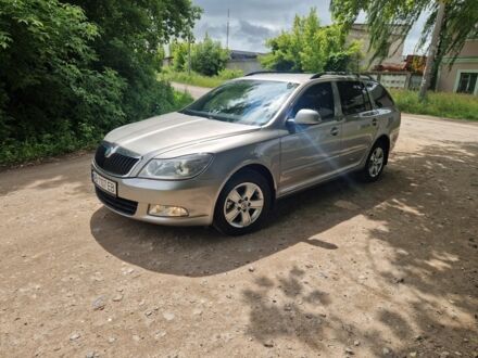 Шкода Октавия 2012 в Шостке на Automoto.ua Серый Шкода Октавия, объемом двигателя 1.6 л и пробегом 235 тыс. км за 7400 $, фото 1 на Automoto.ua