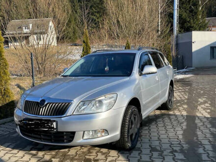 Шкода Октавія 2012 у Яремче на Automoto.ua Сірий Шкода Октавія, об'ємом двигуна 1.6 л та пробігом 270 тис. км за 8199 $, фото 1 на Automoto.ua