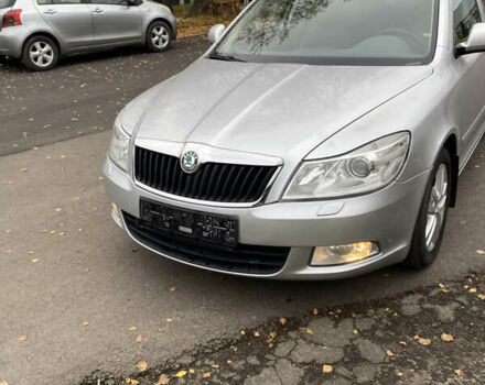Серый Шкода Октавия, объемом двигателя 1.6 л и пробегом 230 тыс. км за 8500 $, фото 1 на Automoto.ua