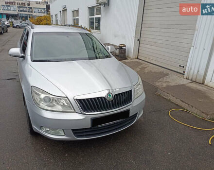 Шкода Октавия 2012 в Киеве на Automoto.ua Серый Шкода Октавия, объемом двигателя 1.6 л и пробегом 283 тыс. км за 7700 $, фото 1 на Automoto.ua