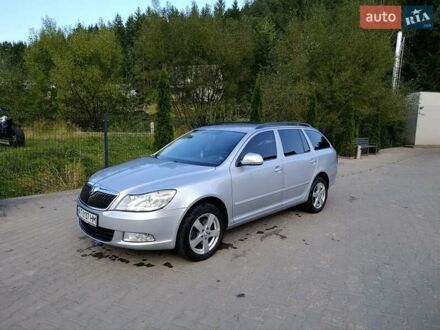 Шкода Октавия 2012 в Яремче на Automoto.ua Серый Шкода Октавия, объемом двигателя 2 л и пробегом 281 тыс. км за 9999 $, фото 1 на Automoto.ua