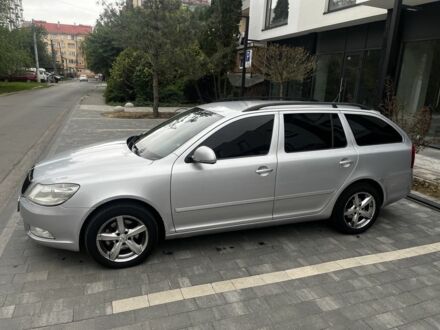 Шкода Октавия 2012 в Ужгороде на Automoto.ua Серый Шкода Октавия, объемом двигателя 2 л и пробегом 263 тыс. км за 7700 $, фото 1 на Automoto.ua