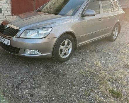Сірий Шкода Октавія, об'ємом двигуна 1.6 л та пробігом 300 тис. км за 7300 $, фото 1 на Automoto.ua
