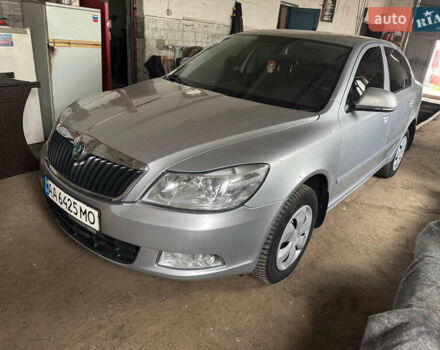 Сірий Шкода Октавія, об'ємом двигуна 1.8 л та пробігом 300 тис. км за 7200 $, фото 1 на Automoto.ua