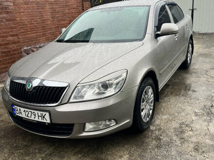 Шкода Октавия 2012 в Знаменке на Automoto.ua Серый Шкода Октавия, объемом двигателя 1.6 л и пробегом 204 тыс. км за 8000 $, фото 1 на Automoto.ua