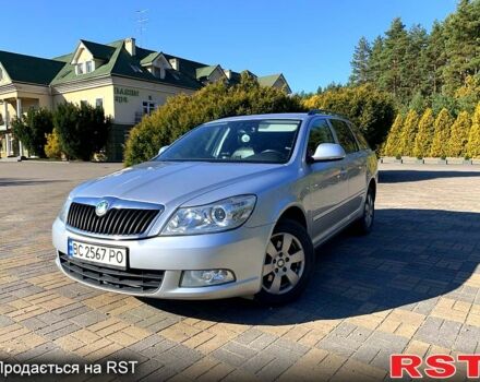 Серый Шкода Октавия, объемом двигателя 1.6 л и пробегом 28000 тыс. км за 8200 $, фото 1 на Automoto.ua