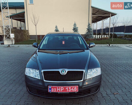 Серый Шкода Октавия, объемом двигателя 1.6 л и пробегом 180 тыс. км за 7300 $, фото 1 на Automoto.ua