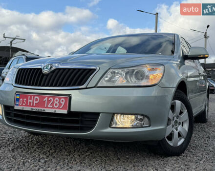 Сірий Шкода Октавія, об'ємом двигуна 1.6 л та пробігом 246 тис. км за 7999 $, фото 1 на Automoto.ua