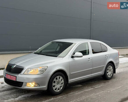Серый Шкода Октавия, объемом двигателя 1.6 л и пробегом 180 тыс. км за 7999 $, фото 1 на Automoto.ua