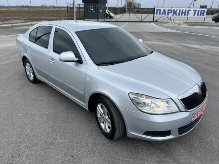 Шкода Октавія 2012 у Корце на Automoto.ua Сірий Шкода Октавія, об'ємом двигуна 1.6 л та пробігом 243 тис. км за 7800 $, фото 1 на Automoto.ua