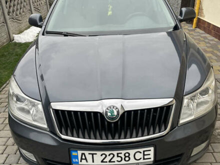 Серый Шкода Октавия, объемом двигателя 1.6 л и пробегом 175 тыс. км за 7600 $, фото 1 на Automoto.ua