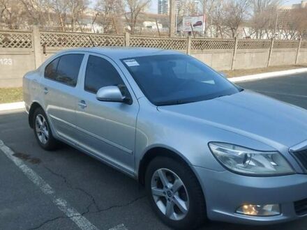 Шкода Октавія 2013 у Києві на Automoto.ua Сірий Шкода Октавія, об'ємом двигуна 1.9 л та пробігом 195 тис. км за 9800 $, фото 1 на Automoto.ua