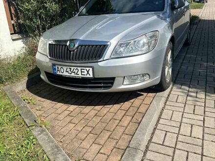 Шкода Октавія 2013 у Тячеве на Automoto.ua Сірий Шкода Октавія, об'ємом двигуна 1.97 л та пробігом 320 тис. км за 9999 $, фото 1 на Automoto.ua