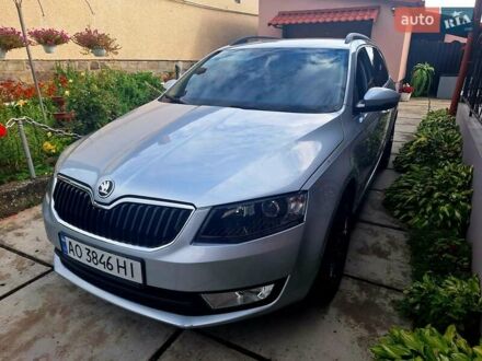Шкода Октавия 2013 в Мукачеве на Automoto.ua Серый Шкода Октавия, объемом двигателя 1.97 л и пробегом 323 тыс. км за 10200 $, фото 1 на Automoto.ua