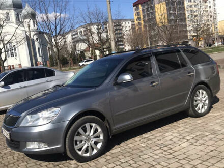 Шкода Октавия 2013 в Калуше на Automoto.ua Серый Шкода Октавия, объемом двигателя 1.6 л и пробегом 231 тыс. км за 8200 $, фото 1 на Automoto.ua