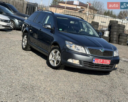 Серый Шкода Октавия, объемом двигателя 1.6 л и пробегом 220 тыс. км за 8750 $, фото 1 на Automoto.ua
