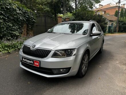 Шкода Октавия 2016 в Киеве на Automoto.ua Серый Шкода Октавия, объемом двигателя 2 л и пробегом 307 тыс. км за 12690 $, фото 1 на Automoto.ua