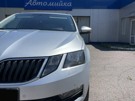 Серый Шкода Октавия, объемом двигателя 2 л и пробегом 190 тыс. км за 20000 $, фото 1 на Automoto.ua