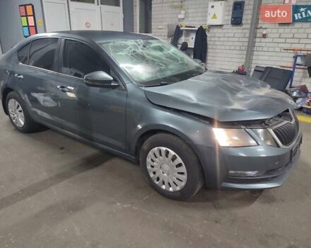 Серый Шкода Октавия, объемом двигателя 1.8 л и пробегом 215 тыс. км за 7800 $, фото 1 на Automoto.ua