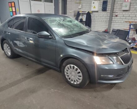 Сірий Шкода Октавія, об'ємом двигуна 0 л та пробігом 215 тис. км за 7800 $, фото 1 на Automoto.ua