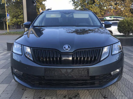 Шкода Октавия 2017 в Ужгороде на Automoto.ua Серый Шкода Октавия, объемом двигателя 1.97 л и пробегом 265 тыс. км за 15500 $, фото 1 на Automoto.ua