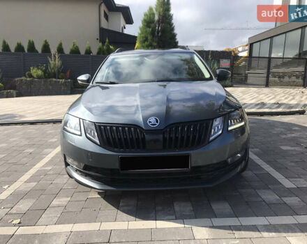 Шкода Октавия 2017 в Ужгороде на Automoto.ua Серый Шкода Октавия, объемом двигателя 1.98 л и пробегом 265 тыс. км за 15500 $, фото 1 на Automoto.ua