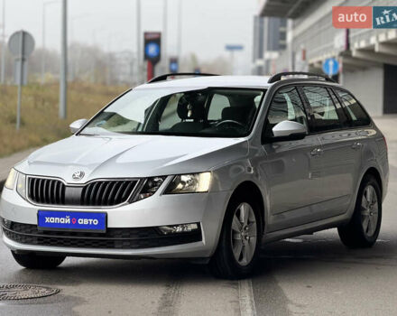 Серый Шкода Октавия, объемом двигателя 1.6 л и пробегом 252 тыс. км за 13300 $, фото 1 на Automoto.ua