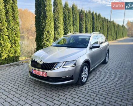Сірий Шкода Октавія, об'ємом двигуна 1.6 л та пробігом 245 тис. км за 13999 $, фото 1 на Automoto.ua